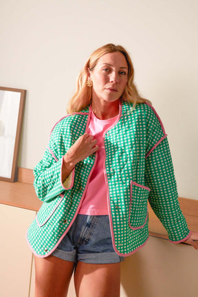 Julie fait du 38 et porte une taille M/L