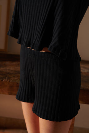 Violette is a size 34 and wears a size XS