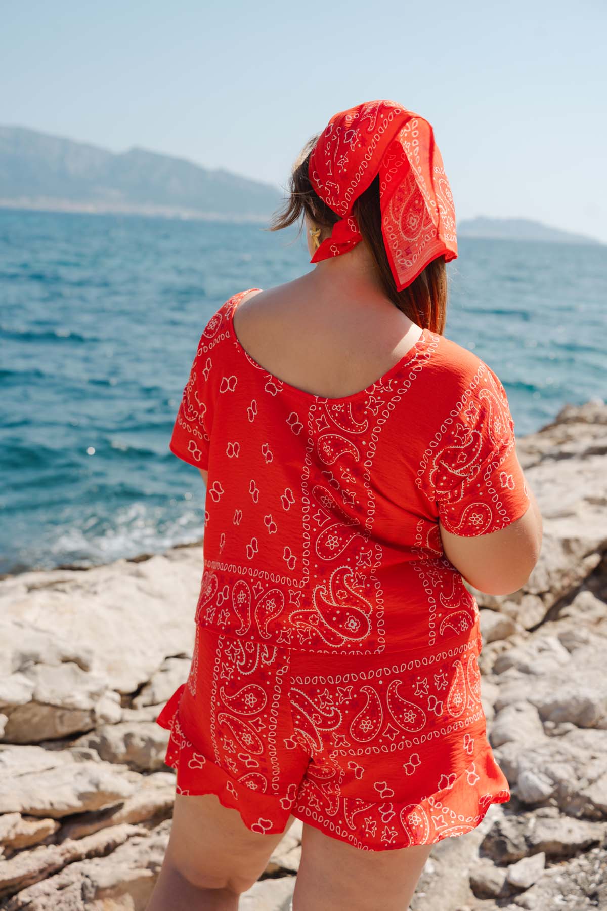 Isaure porte une taille 3XL