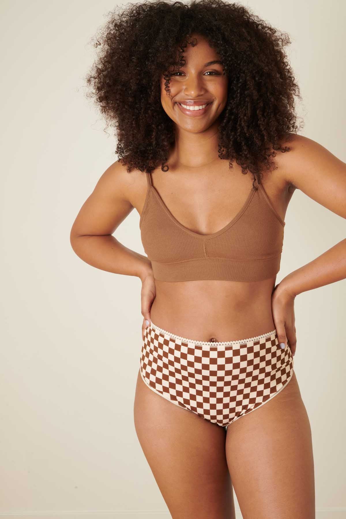 Marie-Charles is a size 38 and wears a size M