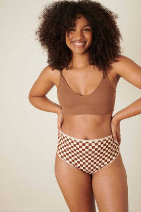 Marie-Charles is a size 38 and wears a size M