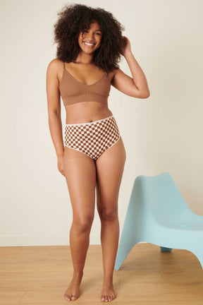 Marie-Charles is a size 38 and wears a size M