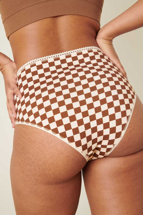 Marie-Charles is a size 38 and wears a size M