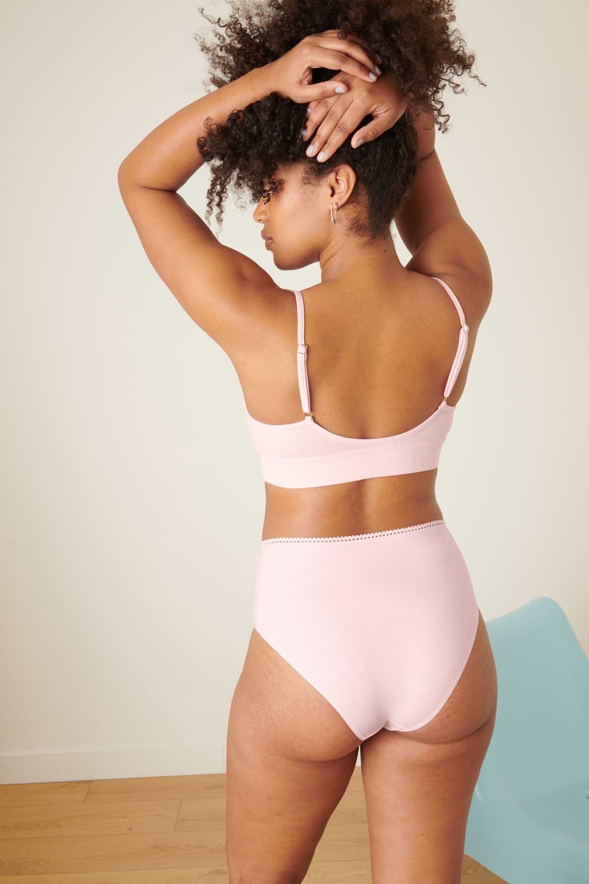 Marie-Charles is a size 38 and wears a size M