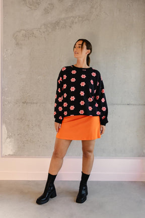 Lorea is a size 38 and wears a size M/L