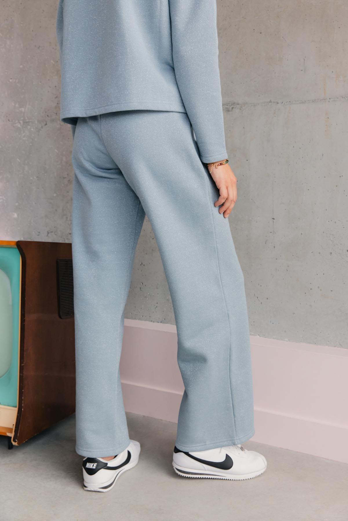 Violette is a size 34 and wears a size XS