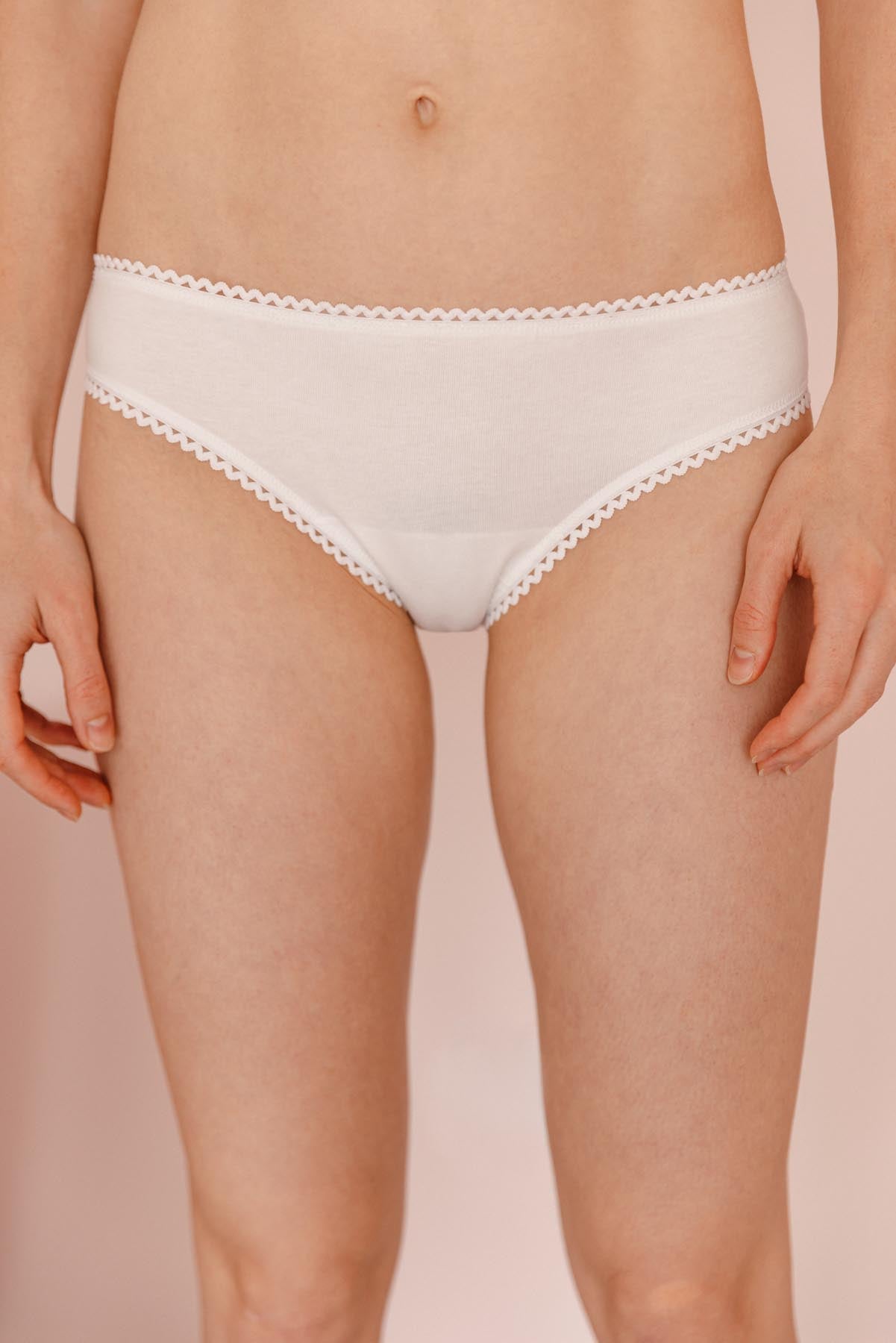 Fannie is a size 34 and wears a size XS