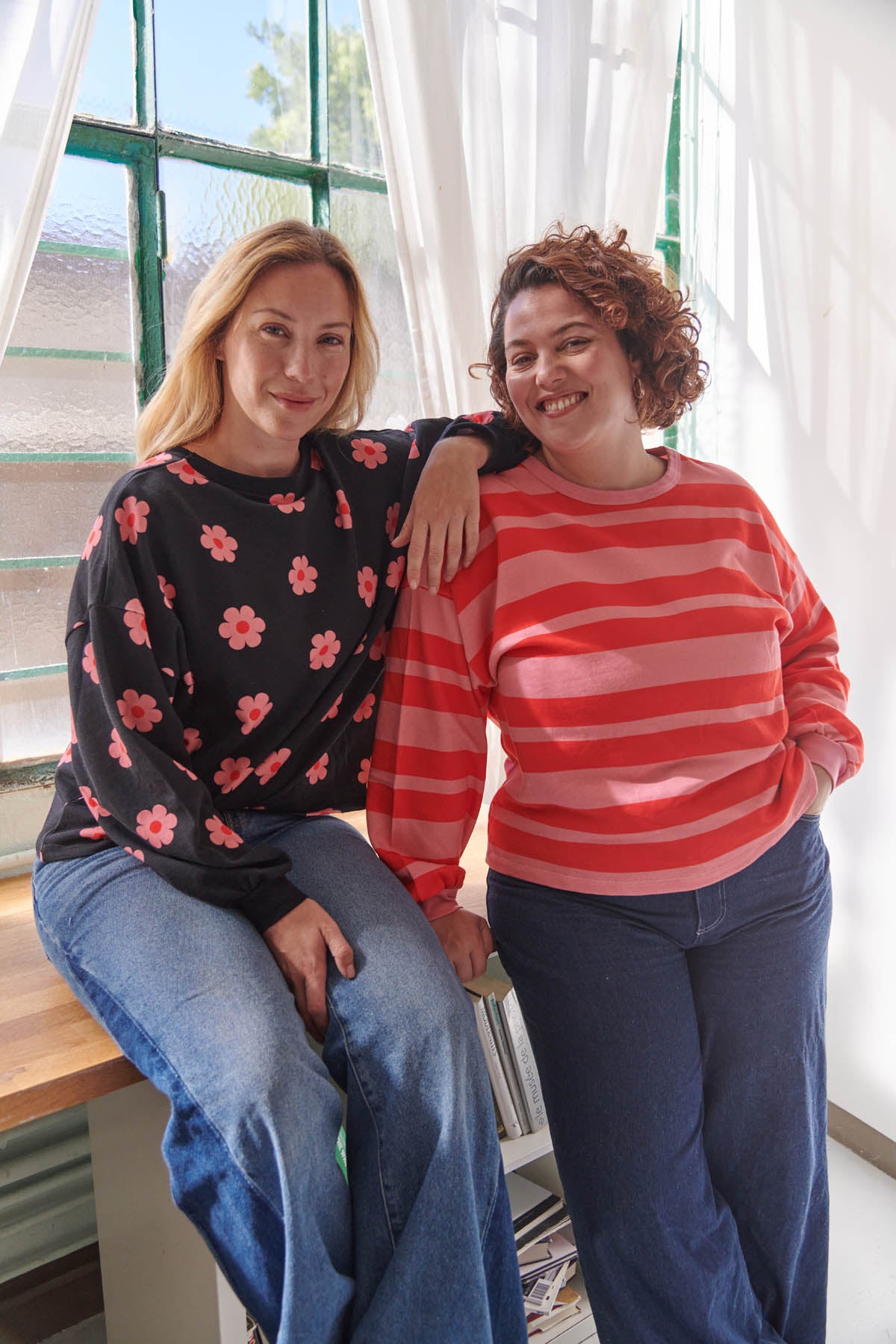 100% Organic Cotton Sweatshirt - Monique Black