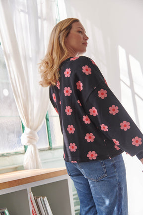 Julie is a size 40 and wears a size M/L