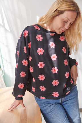 Julie is a size 40 and wears a size M/L