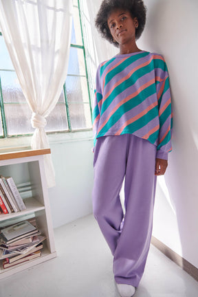 Kathy is a size 34 and wears a size XS