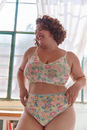 Amandine fait du 100F et porte une taille 3XL