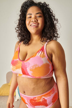 Hoby is 105G and wears a size 3XL