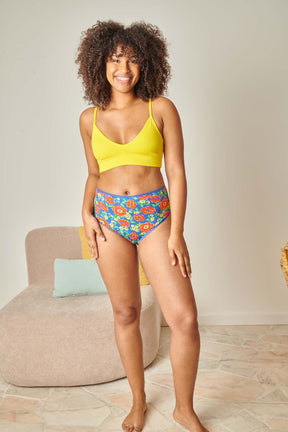 Marie-Charles is a size 38 and wears a size M