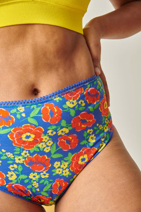 Marie-Charles is a size 38 and wears a size M