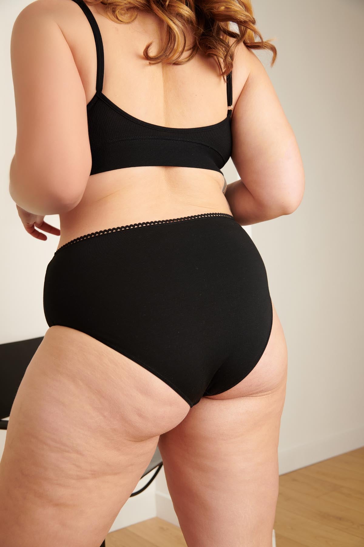 Isaure is a size 42 and wears a size L
