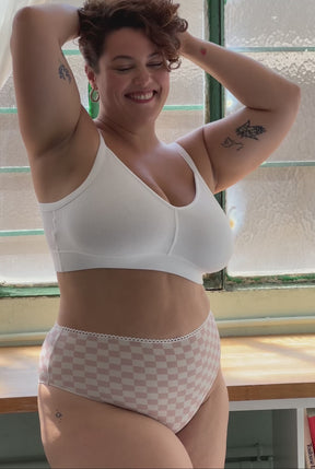 High-waisted briefs in organic cotton - Pink checkerboard